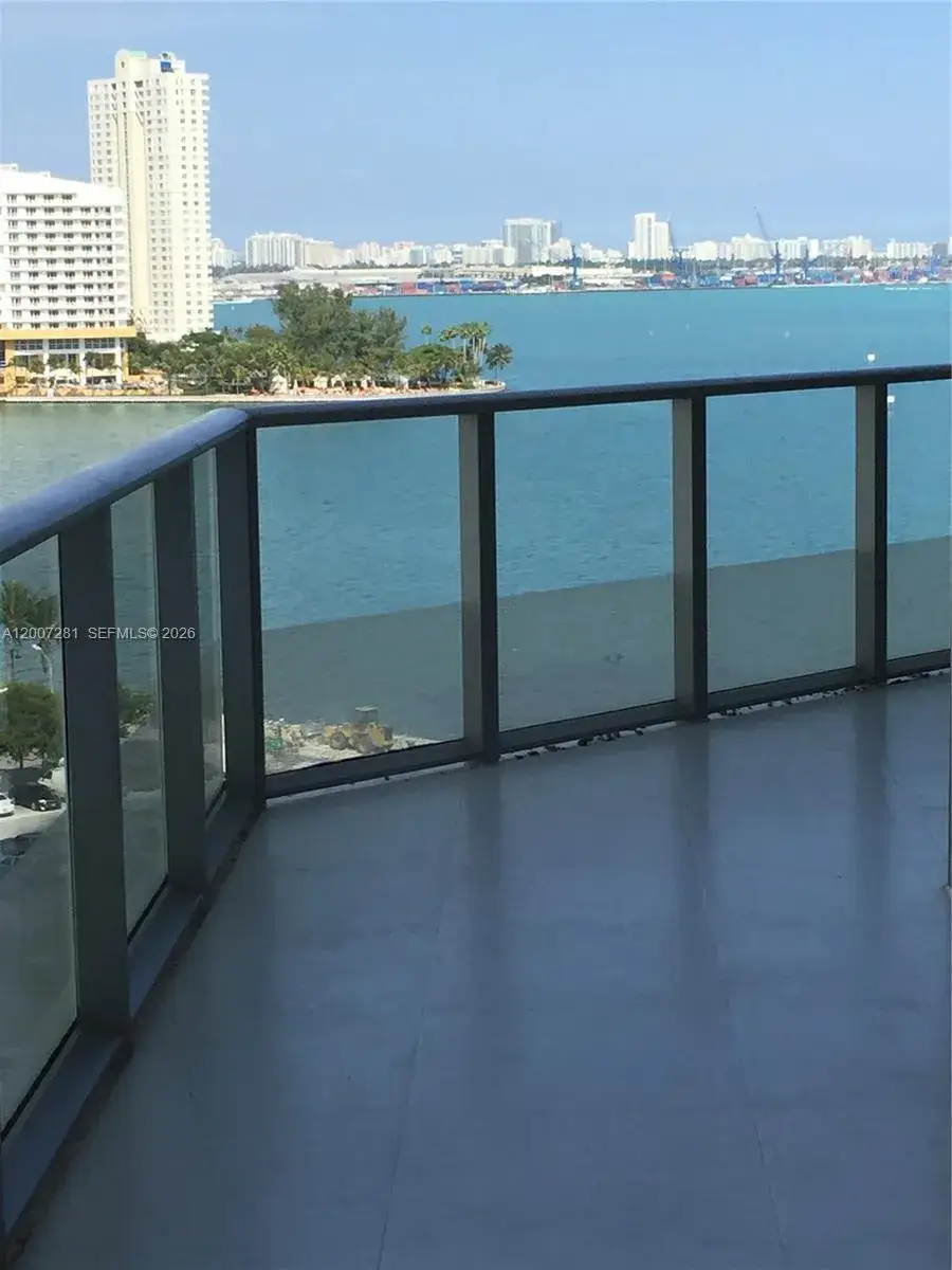 1 bedroom 1 bath Residential Lease for rent at 1300 BRICKELL BAY DR # 1210, Miami FL 33131