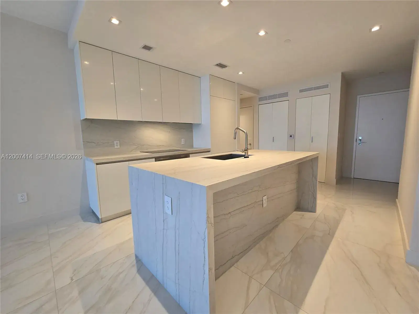 1 bedroom 2 bath Residential Lease for rent at 700 NE 24 ST # 3104, Miami FL 33137