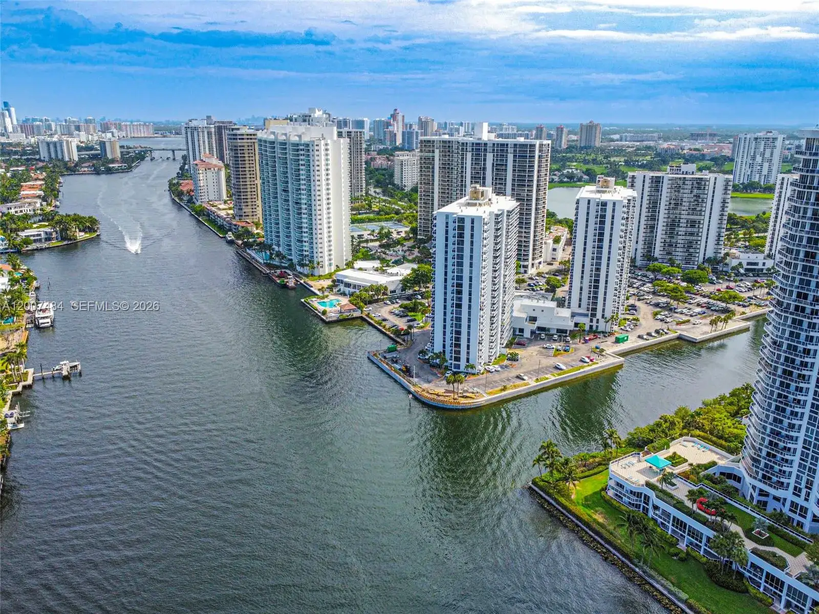 2 bedroom 2 bath Residential for sale at 20505 E Country Club Dr # 931, Aventura FL 33180