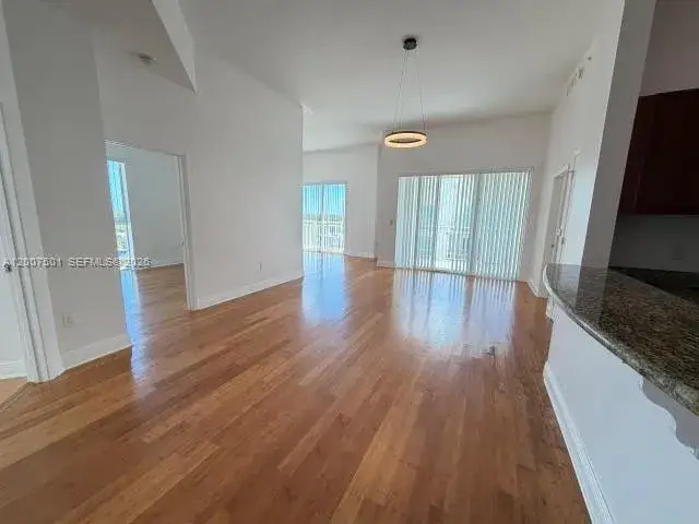 3 bedroom 3 bath Residential Lease for rent at 7275 SW 90th St # C719, Miami FL 33156