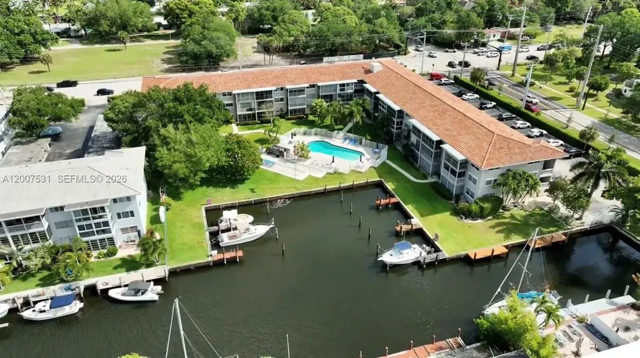 2 bedroom 2 bath Residential for sale at 900 SW 12th St # 110, Fort Lauderdale FL 33315