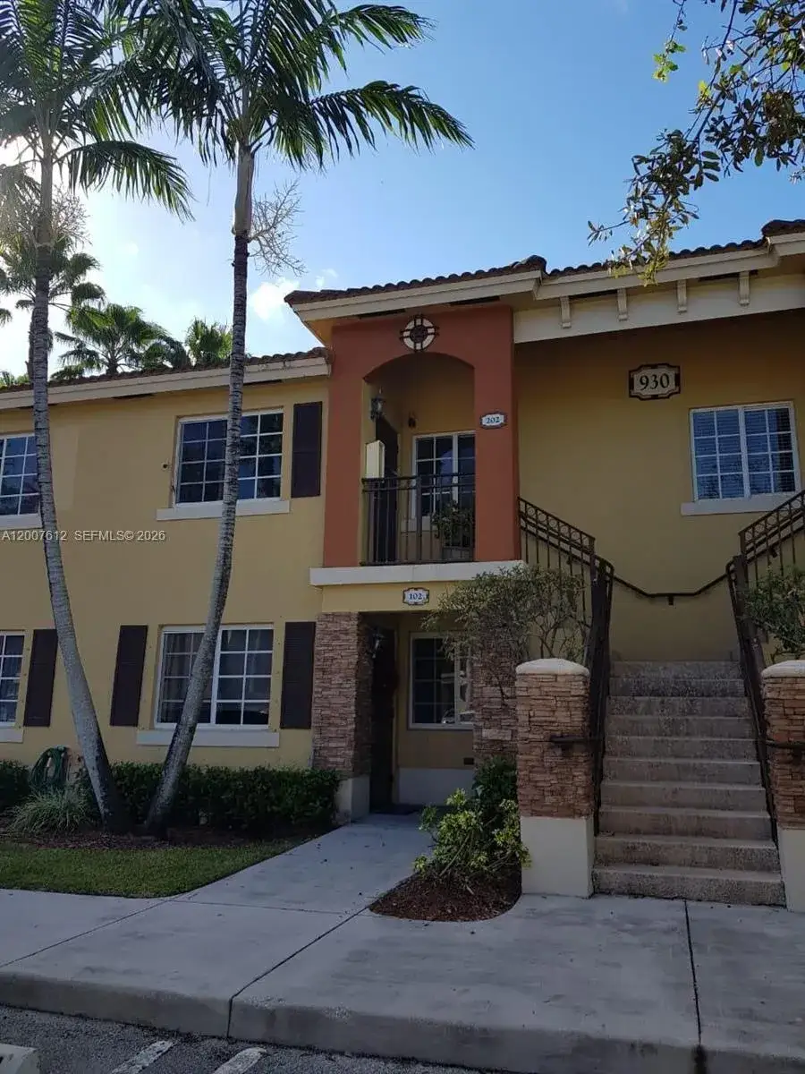 2 bedroom 2 bath Residential Lease for rent at 930 NE 33rd Ter # 202, Homestead FL 33033