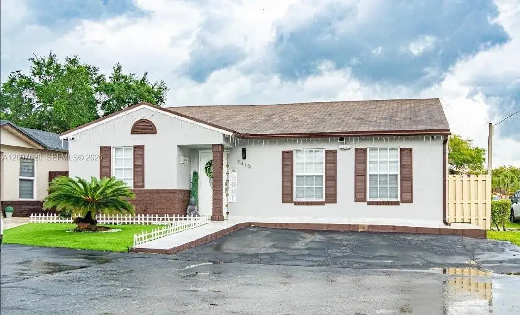3 bedroom 2 bath Residential for sale at 8419 NW 193rd Ln, Hialeah FL 33015