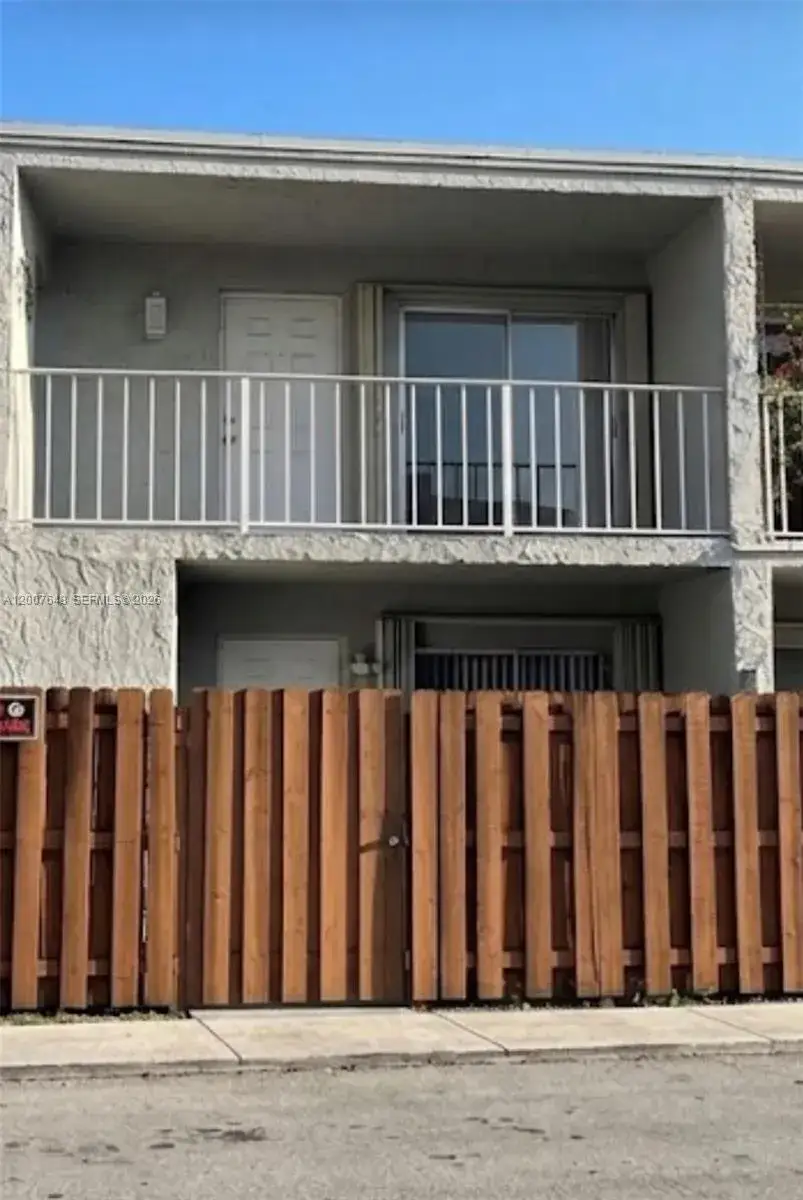 2 bedroom 2 bath Residential for sale at 15400 SW 81st Cir Ln # 1011, Miami FL 33193