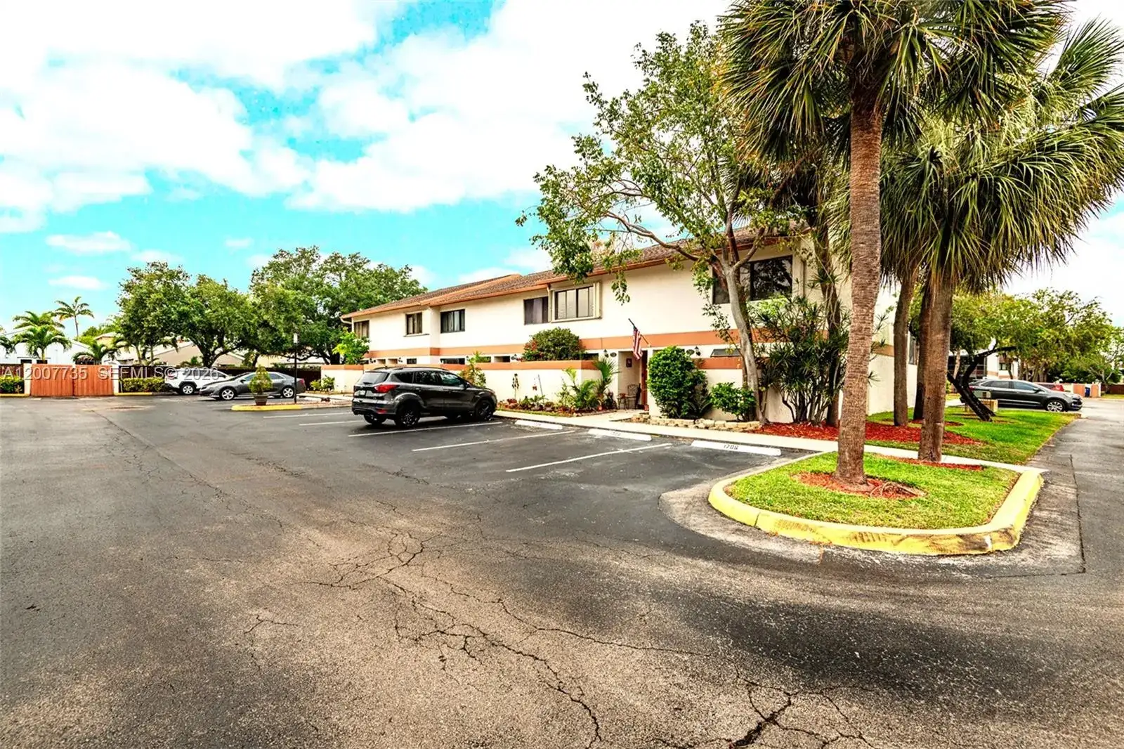 2 bedroom 2 bath Residential for sale at 7111 SW 42nd Pl, Davie FL 33314