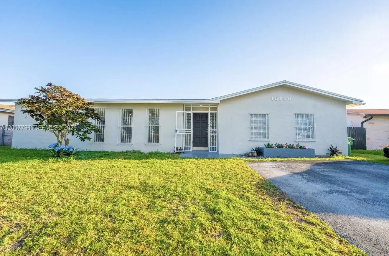 3 bedroom 1 bath Residential Lease for rent at 10750 SW 173rd St, Miami FL 33157