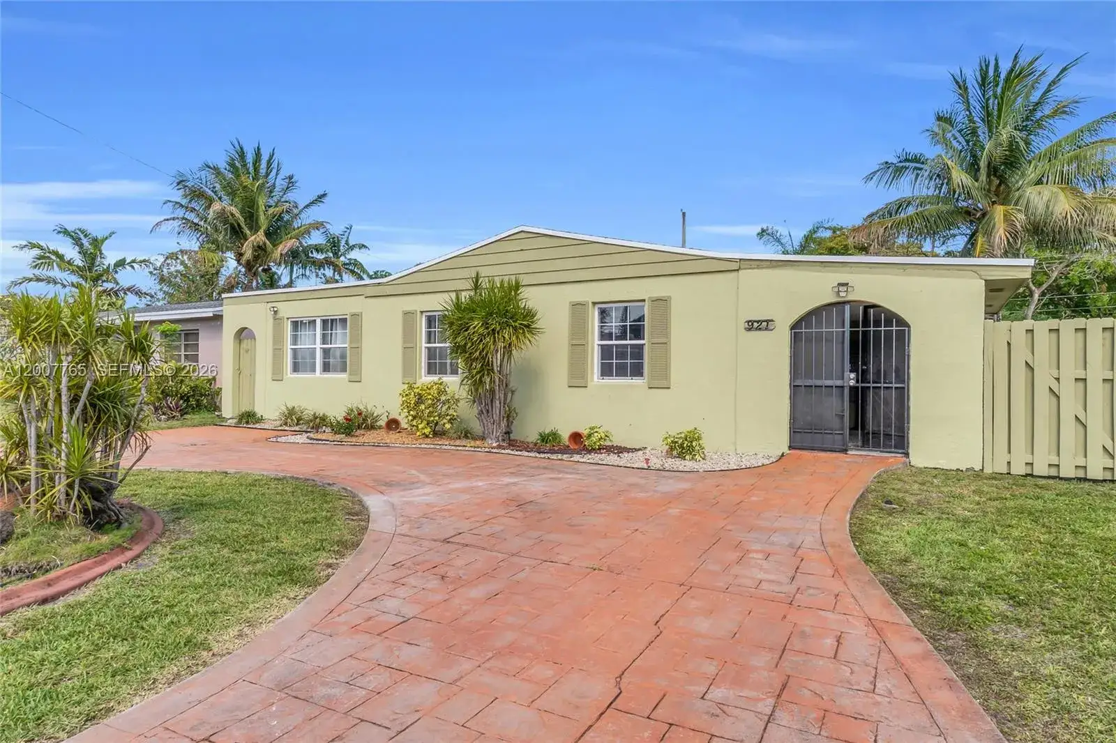 3 bedroom 2 bath Residential for sale at 921 N 31st Ct, Hollywood FL 33021