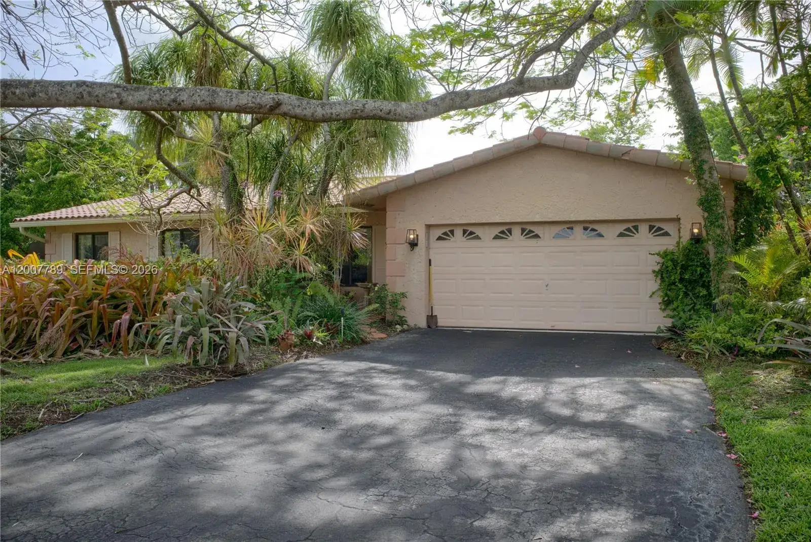 3 bedroom 2 bath Residential for sale at 11075 NW 38th St, Coral Springs FL 33065
