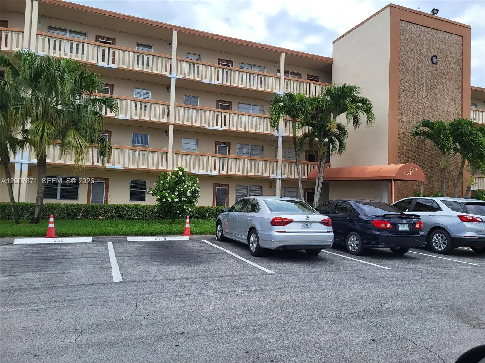 2 bedroom 2 bath Residential for sale at 2050 Newcastle C # 2050, Boca Raton FL 33434