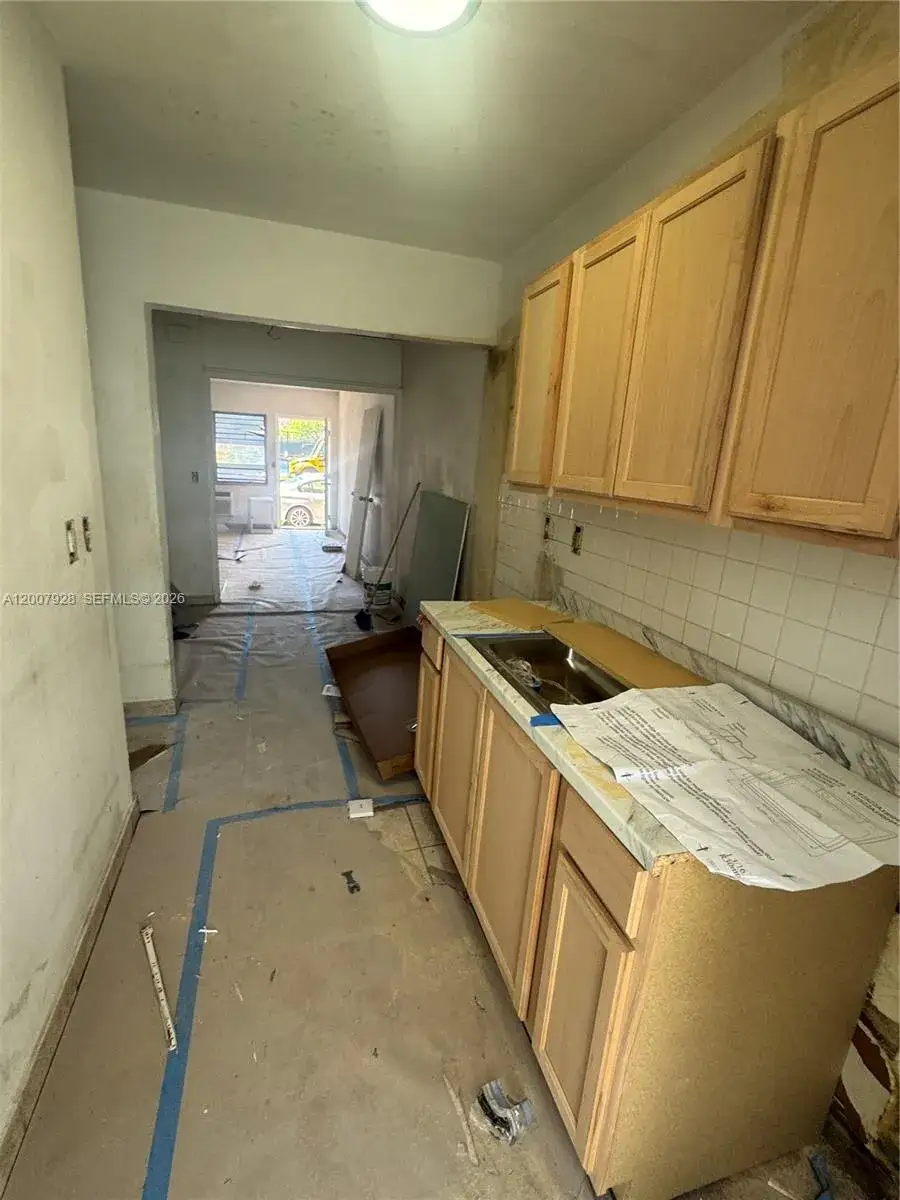1 bath Residential Lease for rent at 7300 Harding Ave # 6, Miami Beach FL 33141