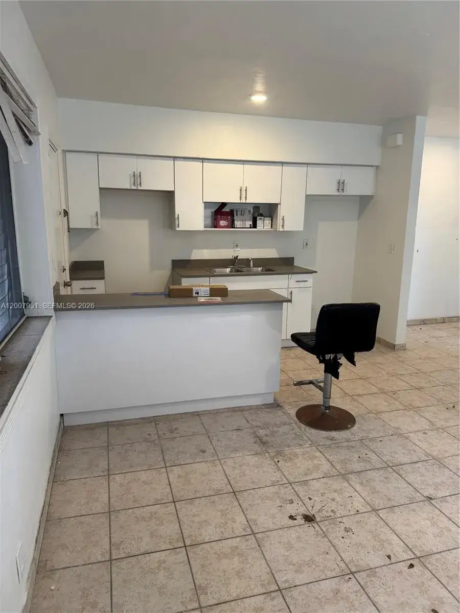 1 bedroom 1 bath Residential Lease for rent at 7300 Harding Ave # 21, Miami Beach FL 33141