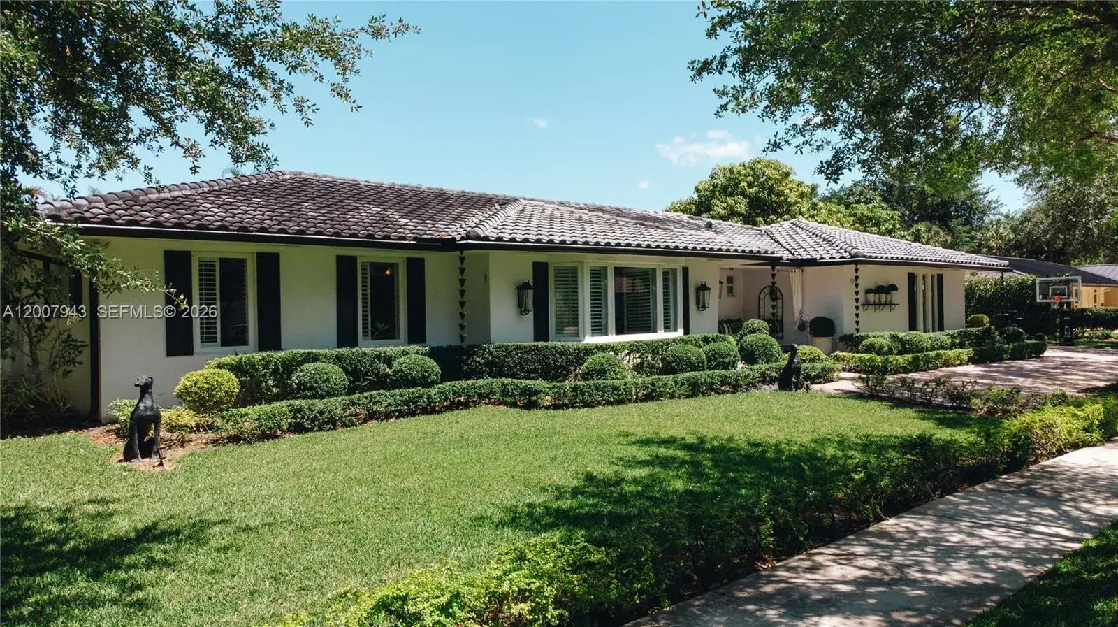 4 bedroom 3 bath Residential for sale at 16241 W Troon Cir, Miami Lakes FL 33014