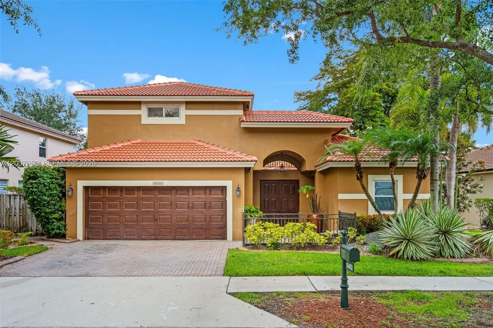 4 bedroom 4 bath Residential for sale at 16403 Diamond Head Dr, Weston FL 33331