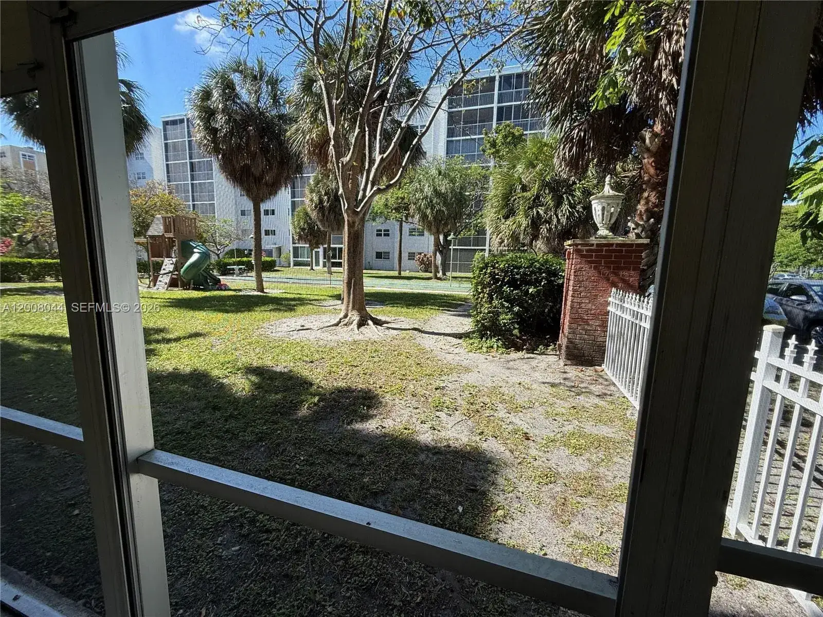 2 bedroom 2 bath Residential Lease for rent at 609 NE 14th Ave # 108, Hallandale Beach FL 33009