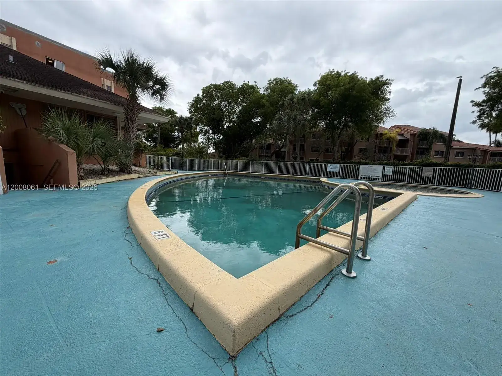 2 bedroom 2 bath Residential for sale at 17650 NW 68th Ave # A2008, Hialeah FL 33015