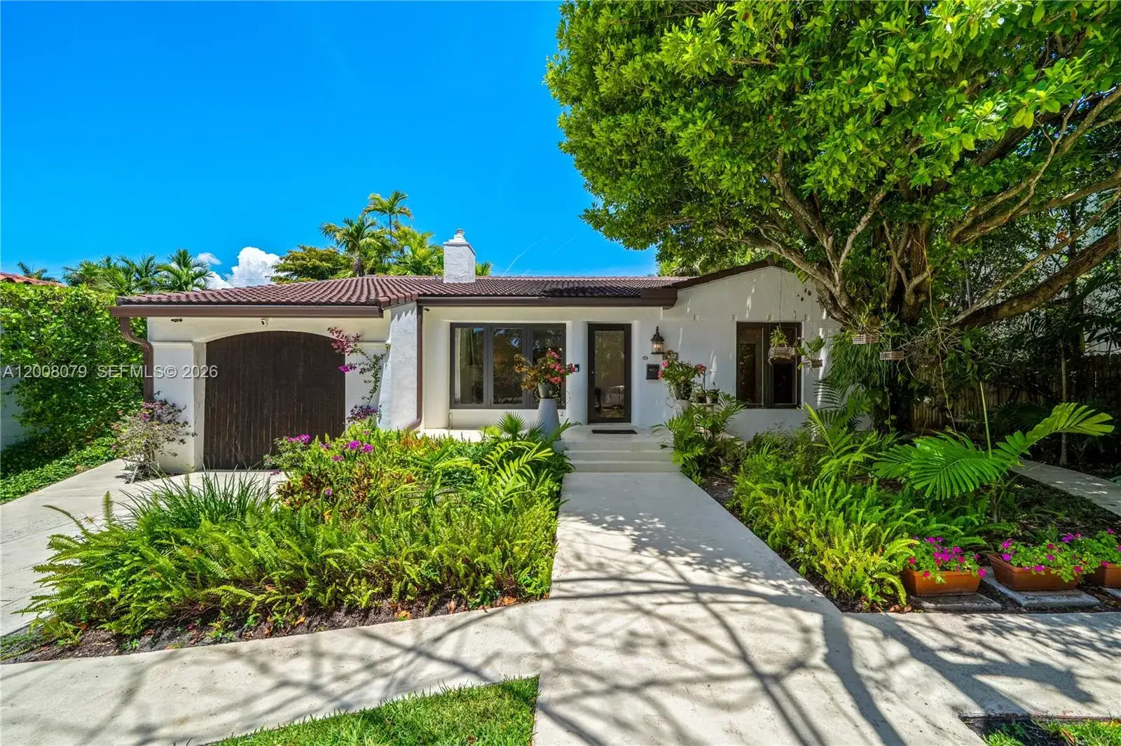 3 bedroom 2 bath Residential for sale at 739 Lakeview Dr, Miami Beach FL 33140