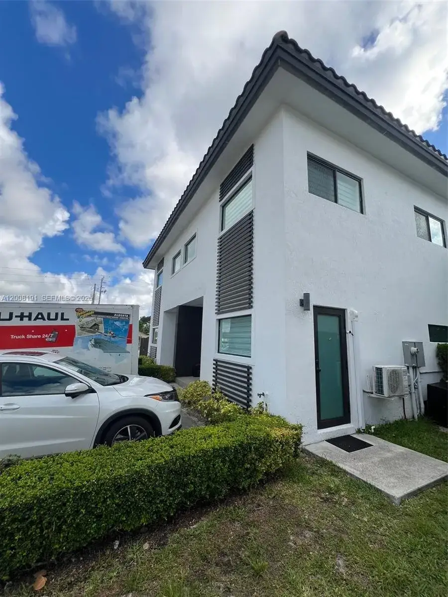 1 bedroom 1 bath Residential Lease for rent at 20007 SW 122nd Ct # 20007B, Miami FL 33177