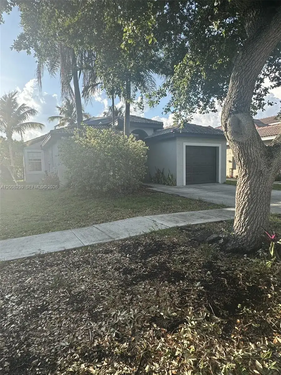 3 bedroom 2 bath Residential for sale at 18022 SW 29th Ln, Miramar FL 33029