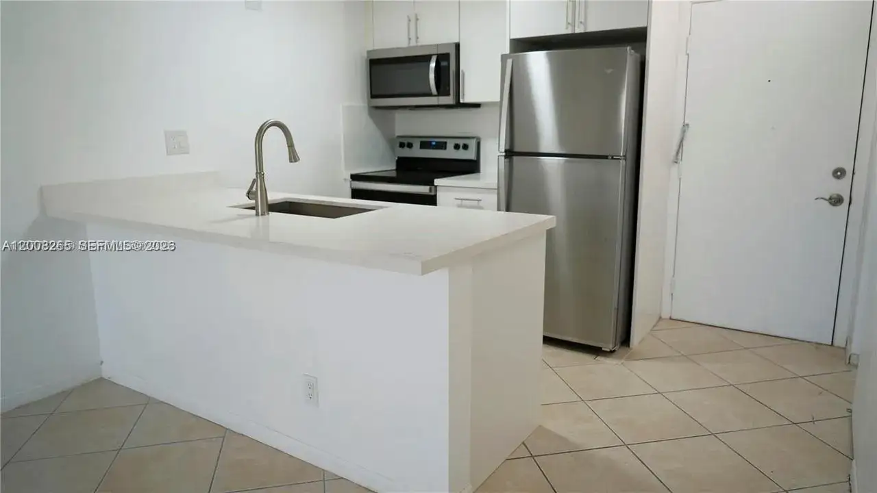 1 bedroom 1 bath Residential Lease for rent at 2771 Riverside Dr # A, Coral Springs FL 33065