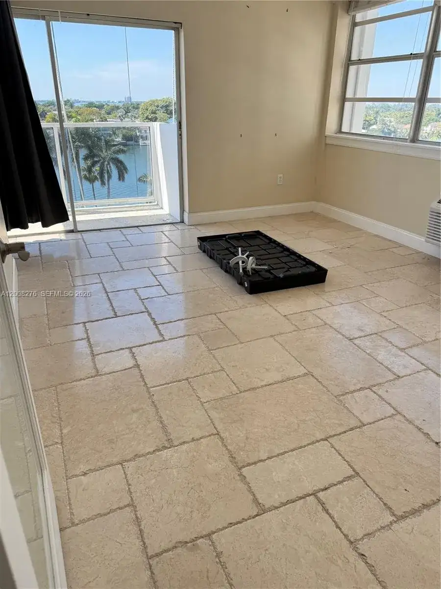 1 bedroom 1 bath Residential Lease for rent at 5313 Collins Ave # 801, Miami Beach FL 33140
