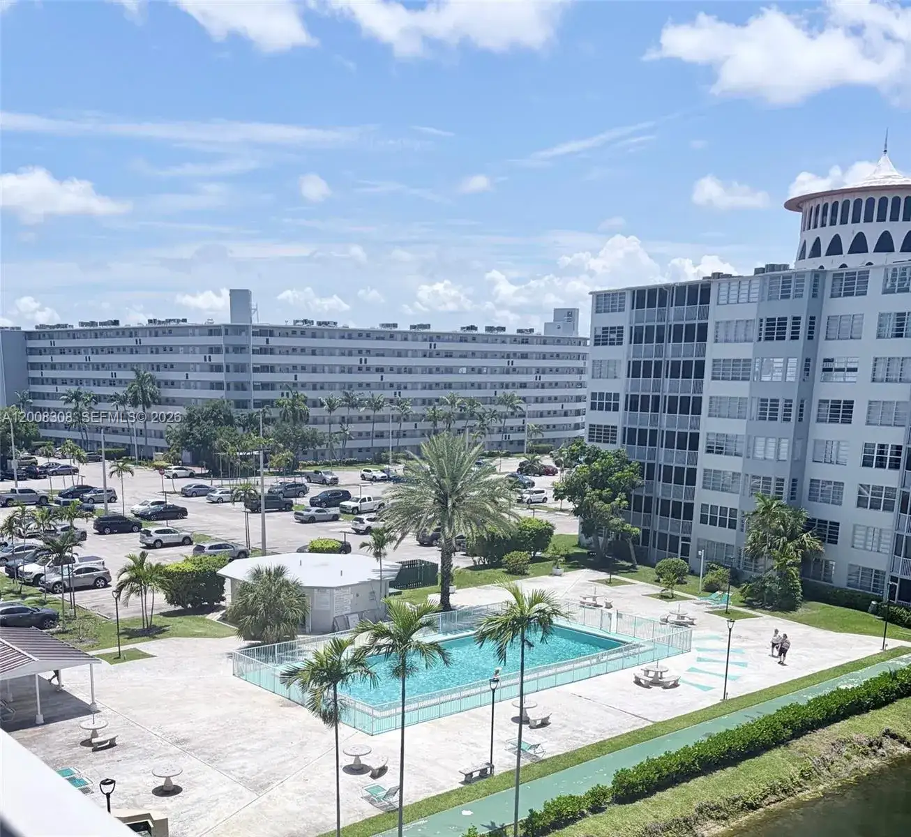 2 bedroom 2 bath Residential for sale at 1780 NE 191st St # 2, Miami FL 33179