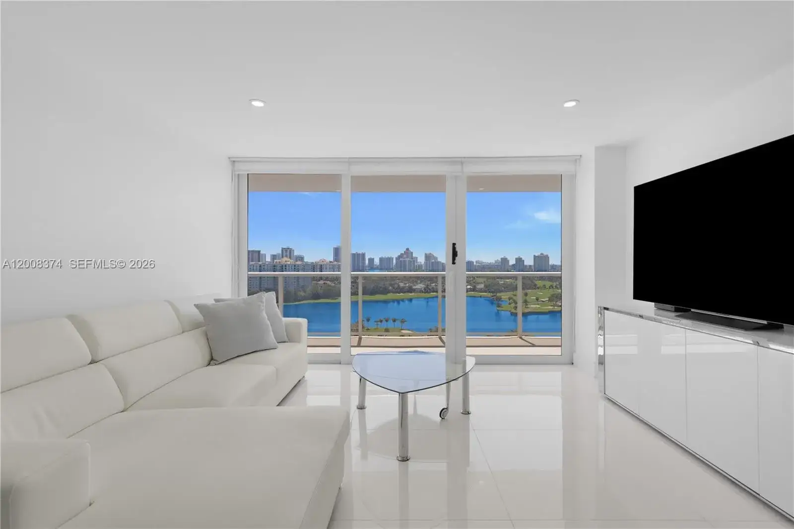 2 bedroom 2 bath Residential for sale at 3701 N Country Club Dr # 1805, Aventura FL 33180