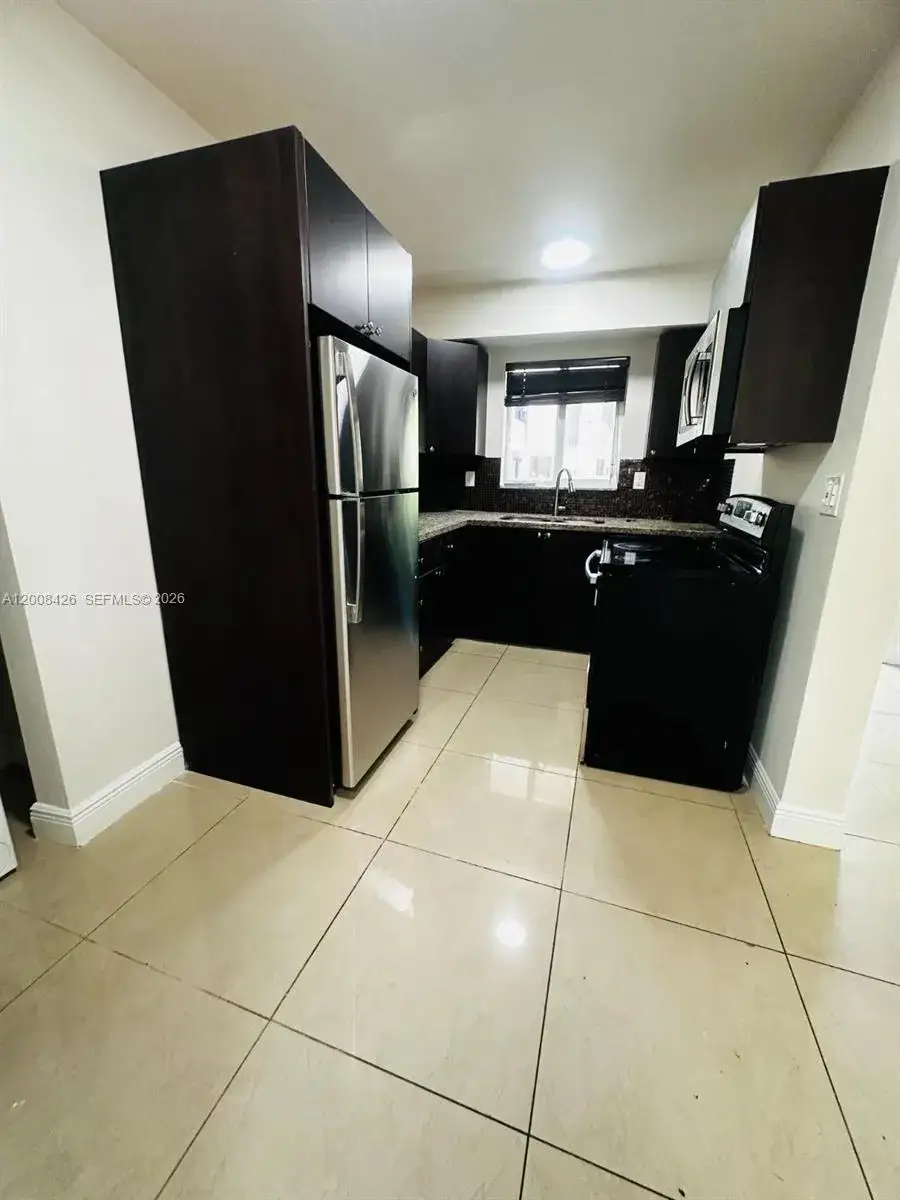 2 bedroom 1 bath Residential Lease for rent at 2401 SW 22nd St # 7, Miami FL 33145
