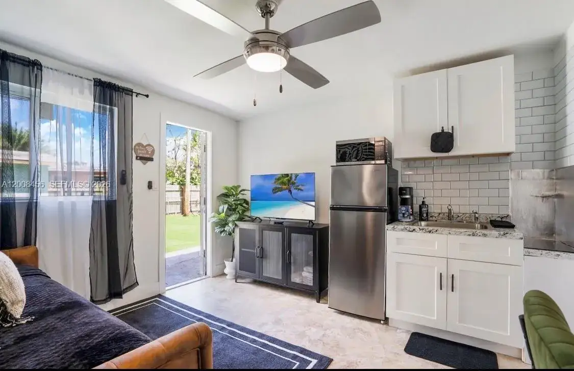 1 bath Residential Lease for rent at 919 NW 13th St # A, Fort Lauderdale FL 33311