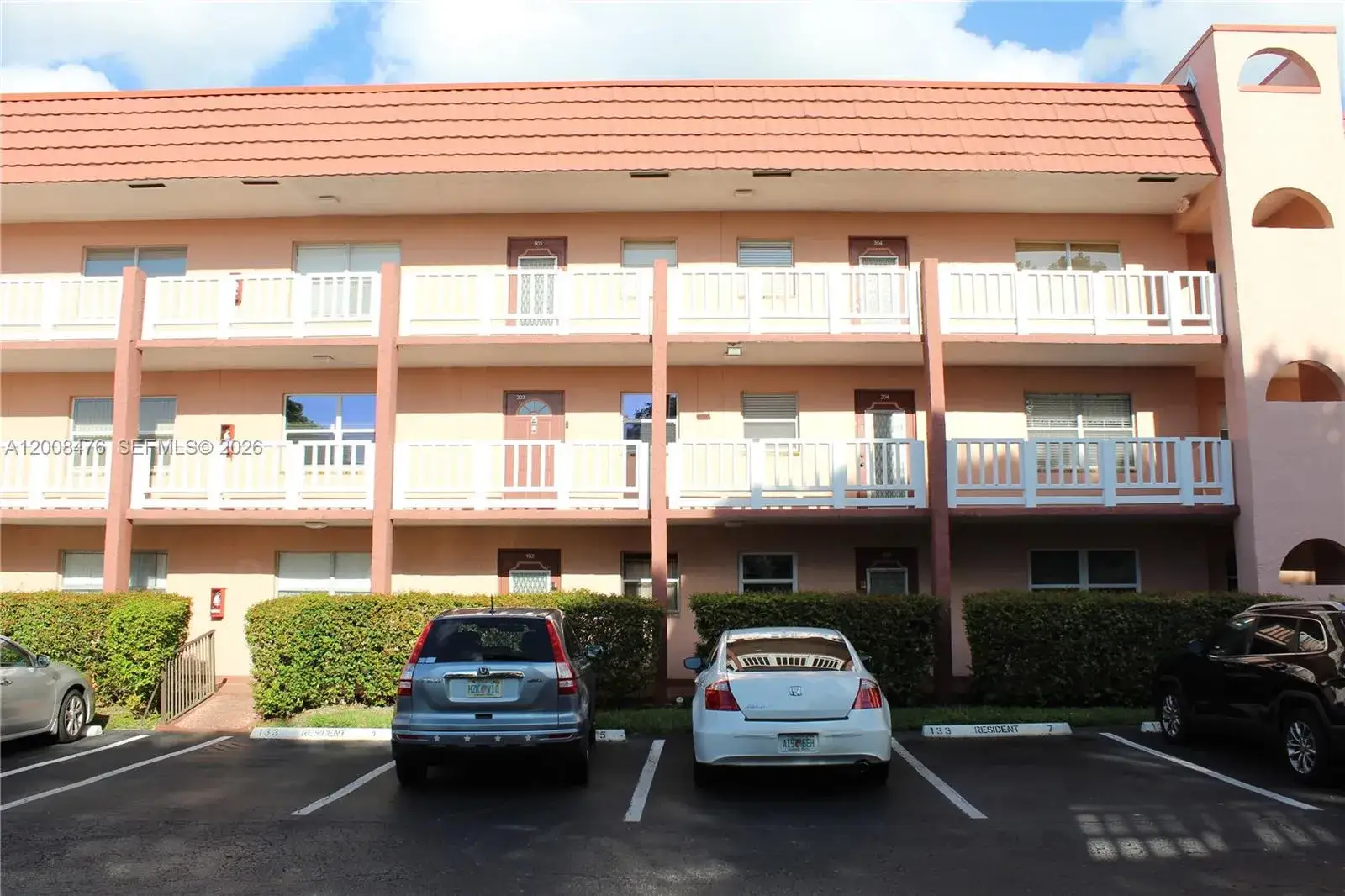 2 bedroom 2 bath Residential for sale at 9480 Sunrise Lakes Blvd # 204, Sunrise FL 33322