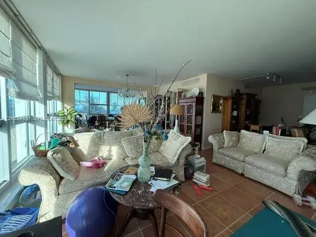 2 bedroom 3 bath Residential Lease for rent at 5055 Collins Ave # 4C, Miami Beach FL 33140