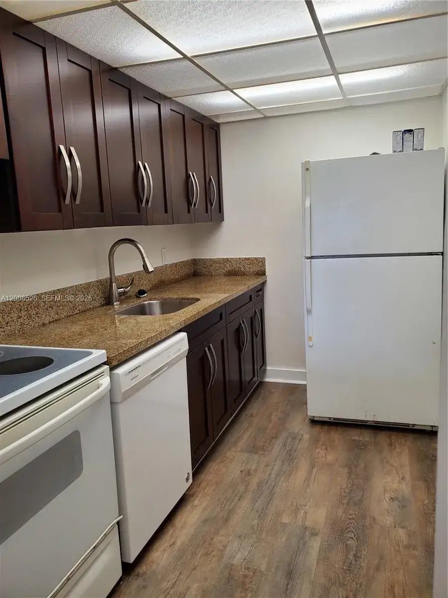 1 bedroom 1 bath Residential Lease for rent at 1230 NE 139th St # 409, North Miami FL 33161
