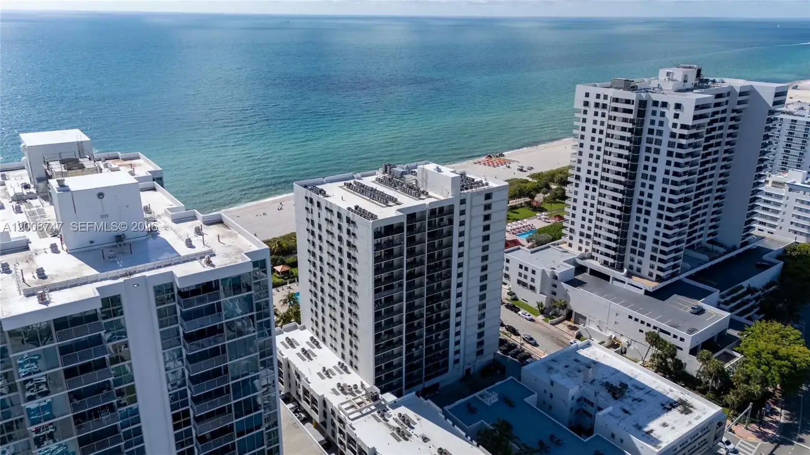 1 bedroom 2 bath Residential for sale at 2625 Collins Ave # 803, Miami Beach FL 33140