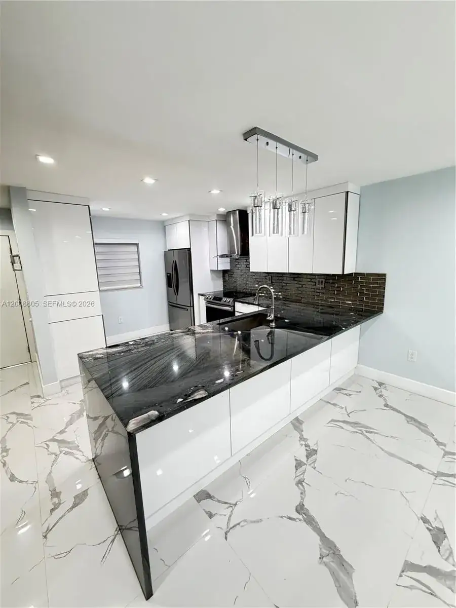 2 bedroom 1 bath Residential for sale at 1100 W 35th St # 4, Hialeah FL 33012