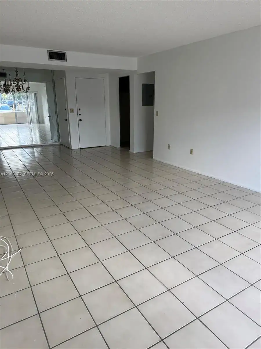 2 bedroom 2 bath Residential Lease for rent at 7747 SW 86th St # 105, Miami FL 33143