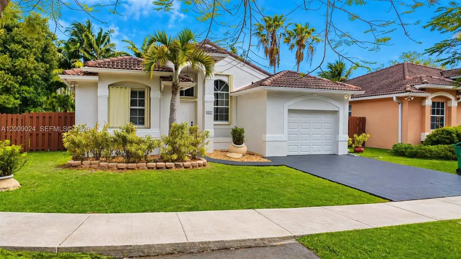 3 bedroom 2 bath Residential for sale at 9437 SW 183rd Ter, Palmetto Bay FL 33157