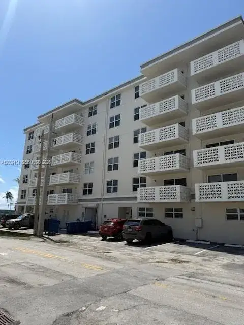 1 bedroom 1 bath Residential for sale at 1901 S Ocean Dr # 207, Hollywood FL 33019