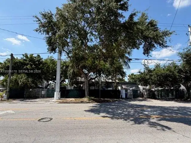 2 bedroom 1 bath Residential for sale at 890 E 52nd St, Hialeah FL 33013