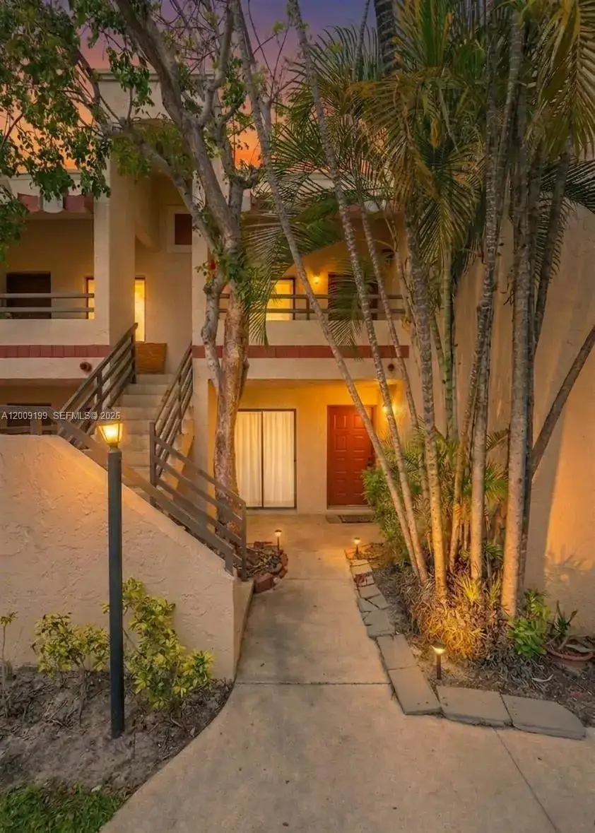 2 bedroom 2 bath Residential Lease for rent at 20160 NE 3rd Ct # 3, Miami FL 33179