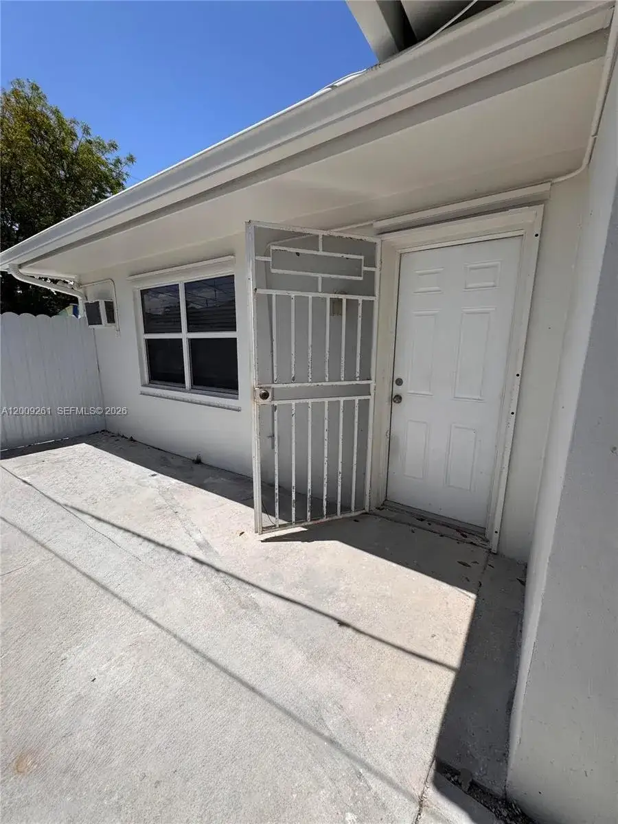 1 bedroom 1 bath Residential Lease for rent at 606 SW 58th Ct # 1, Miami FL 33144