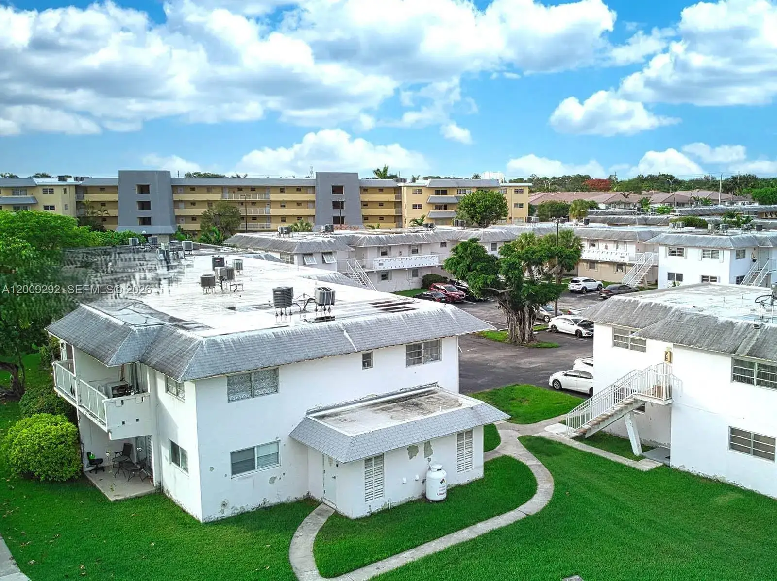 2 bedroom 1 bath Residential Lease for rent at 7324 SW 82nd St # B206, Miami FL 33143