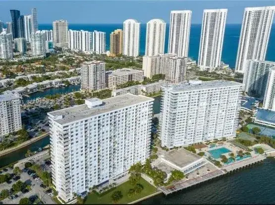 2 bedroom 2 bath Residential for sale at 300 Bayview Dr # 915, Sunny Isles Beach FL 33160