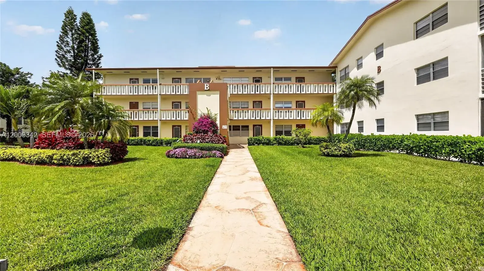 1 bedroom 1 bath Residential for sale at 48 Mansfield B # 48, Boca Raton FL 33434
