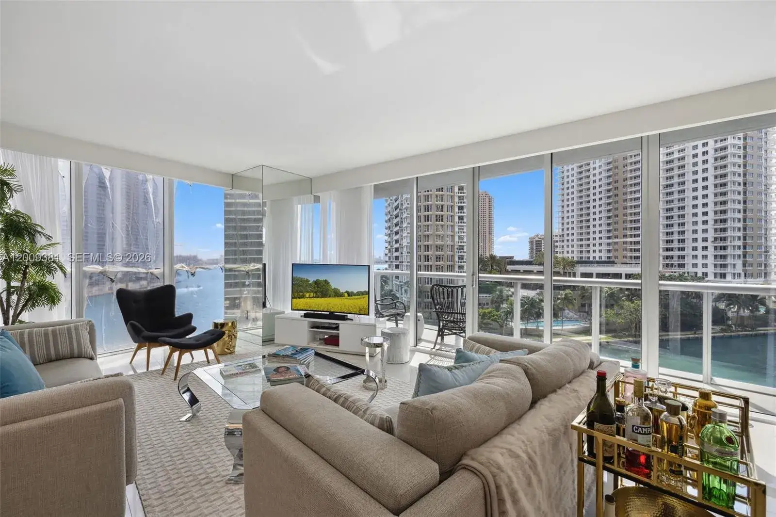 3 bedroom 2 bath Residential for sale at 465 Brickell Ave # 701, Miami FL 33131