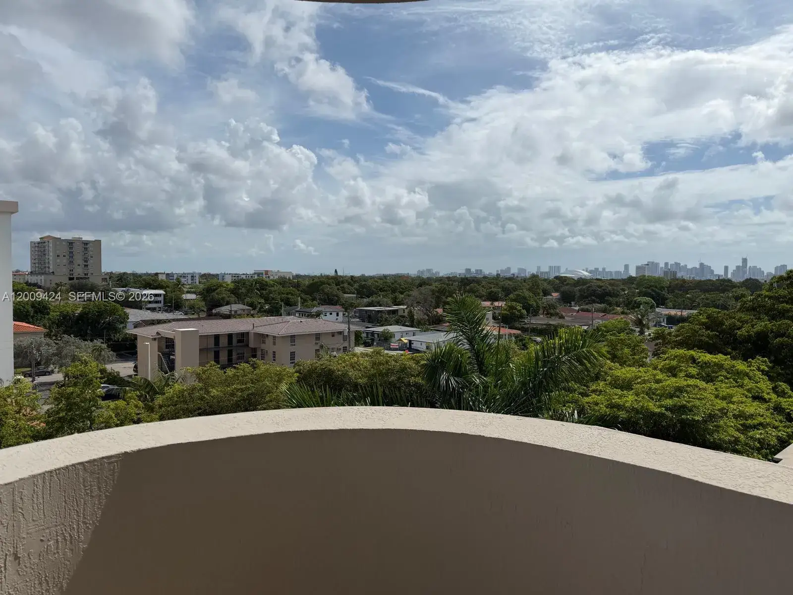 1 bedroom 1 bath Residential Lease for rent at 50 Menores Ave # 518, Coral Gables FL 33134