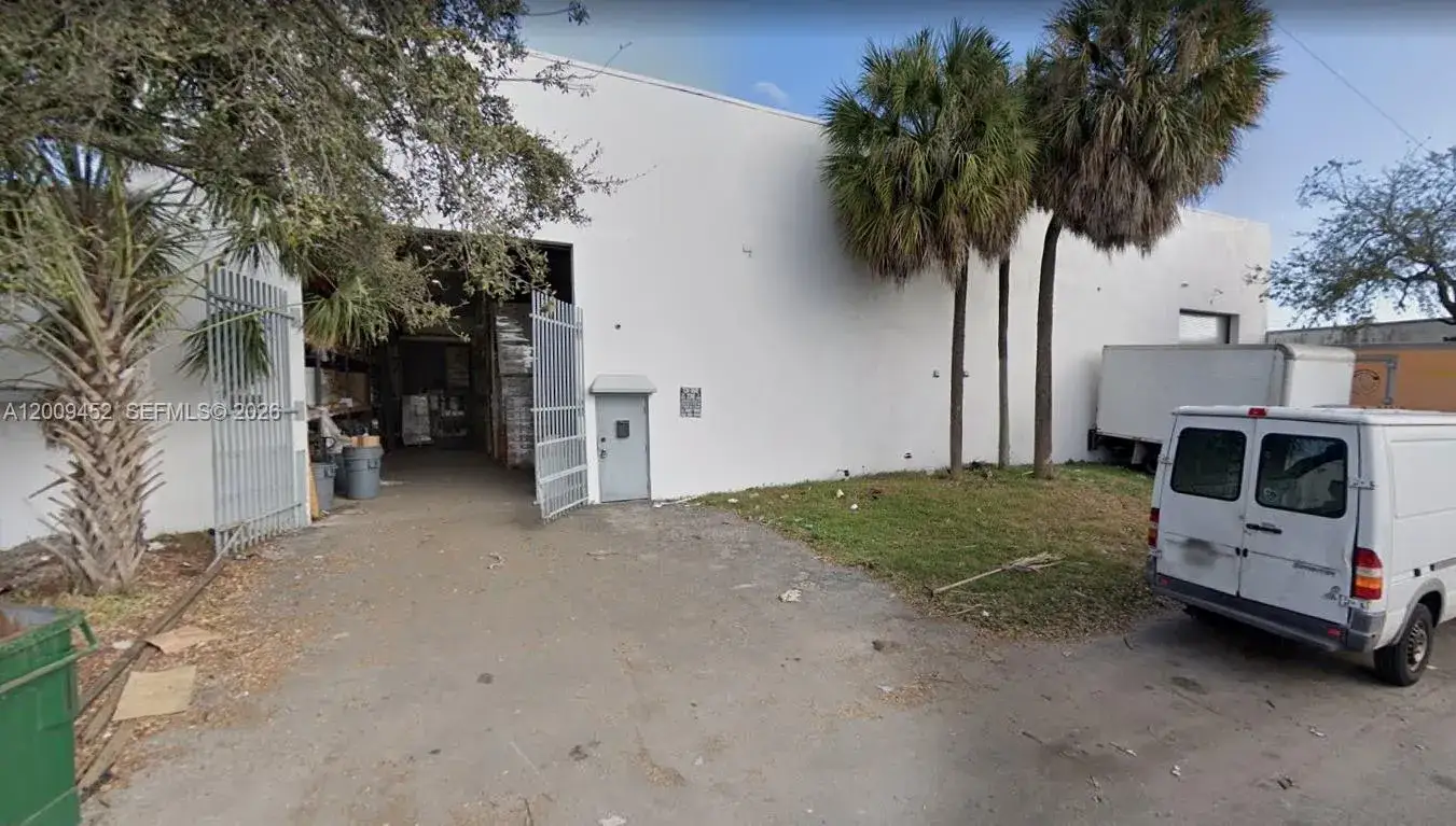 Commercial Sale for sale at 806 NW 8th Ave, Fort Lauderdale FL 33311