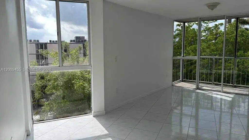 2 bedroom 2 bath Residential Lease for rent at 6995 NW 186th St # E507, Hialeah FL 33015
