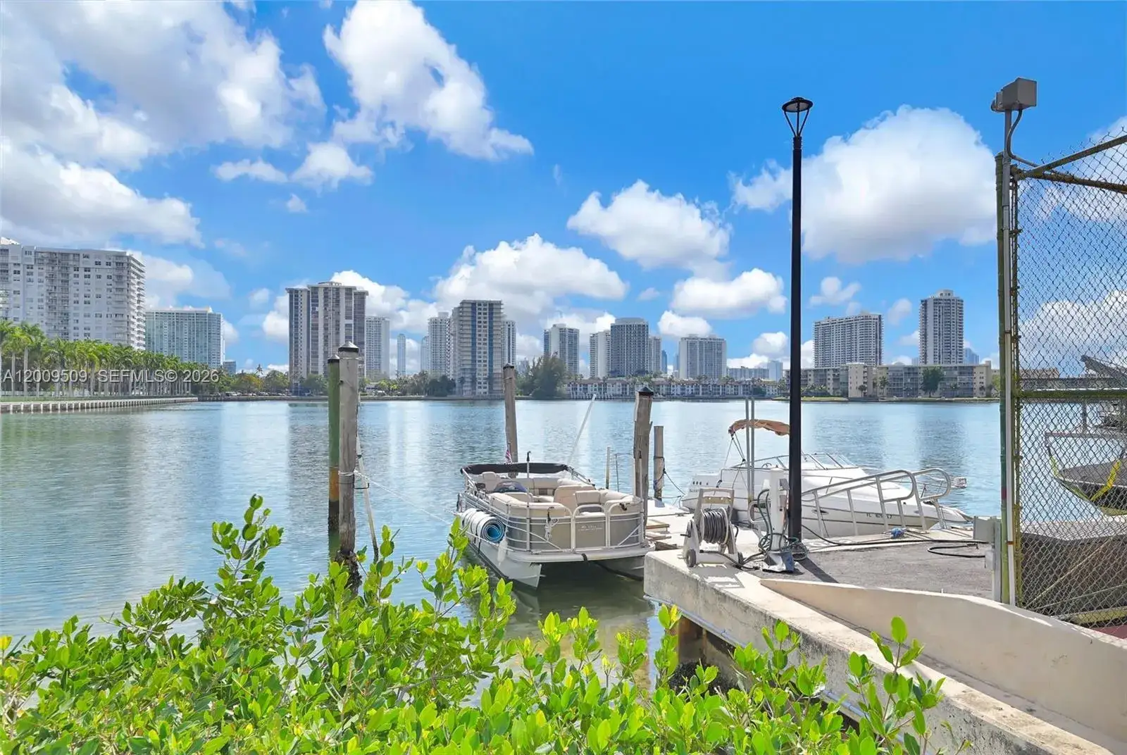 1 bedroom 1 bath Residential for sale at 2780 NE 183rd St # 115, Aventura FL 33160
