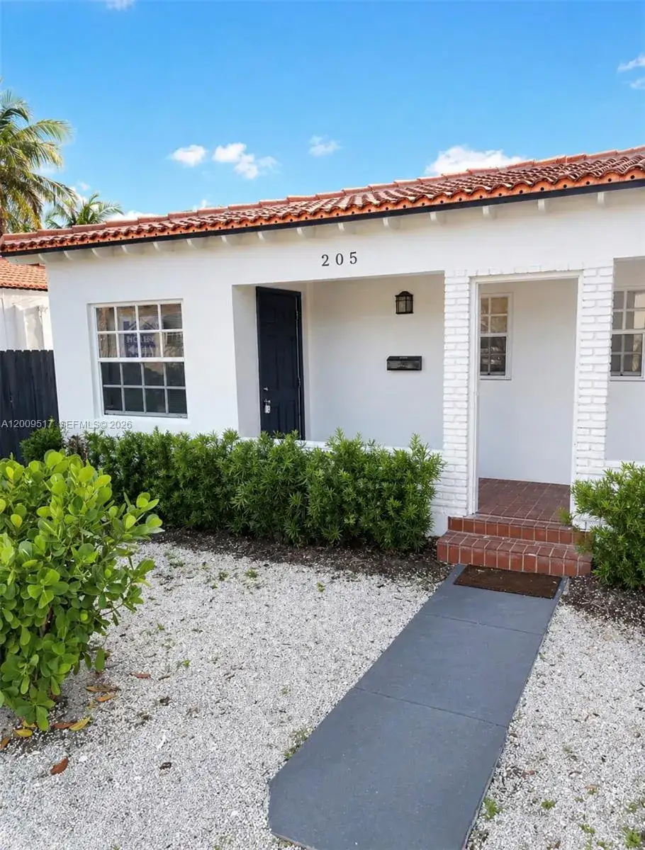 1 bath Residential Lease for rent at 1121 NE 2nd St # 205, Fort Lauderdale FL 33301