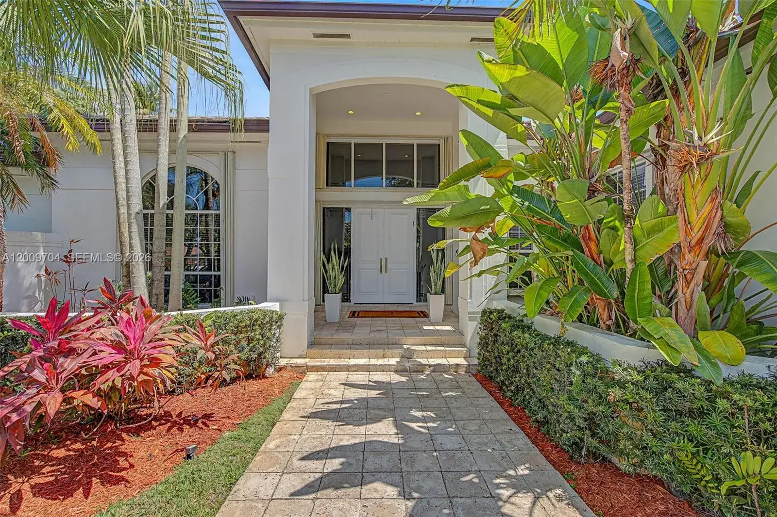 5 bedroom 5 bath Residential for sale at 6721 SW 140th St, Palmetto Bay FL 33158