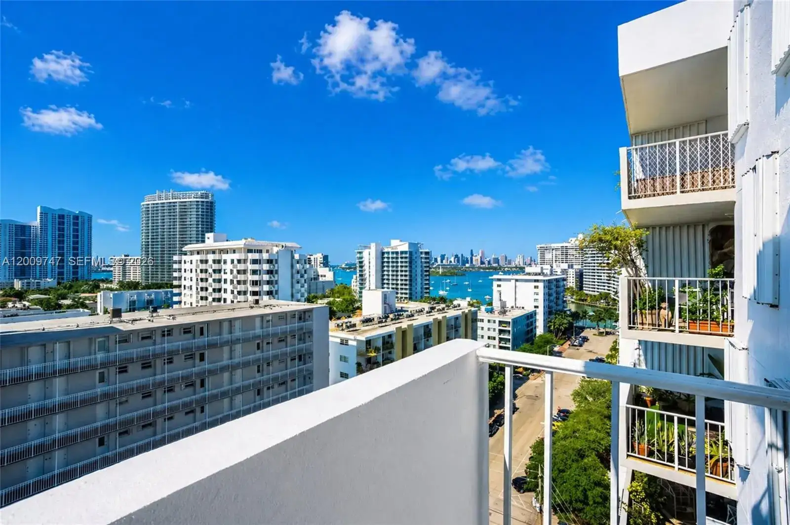 2 bedroom 2 bath Residential Lease for rent at 1331 Lincoln Rd # 1304, Miami Beach FL 33139